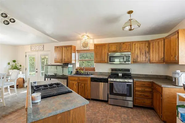 10915 E Tecumseh RD, Norman, OK 73026