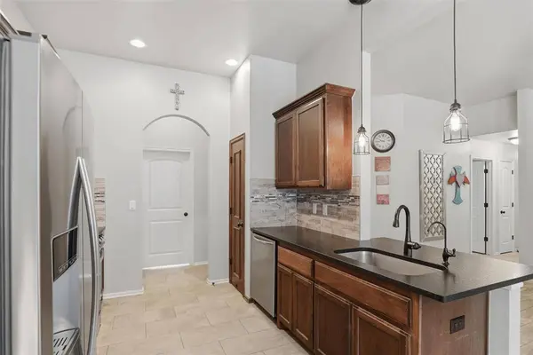 20877 Jaimie DR, Harrah, OK 73045