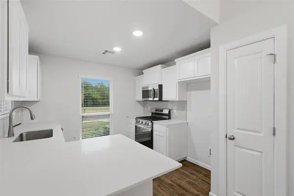 11428 SW 11th ST, Yukon, OK 73099
