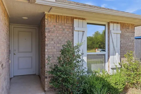 11428 SW 11th ST, Yukon, OK 73099