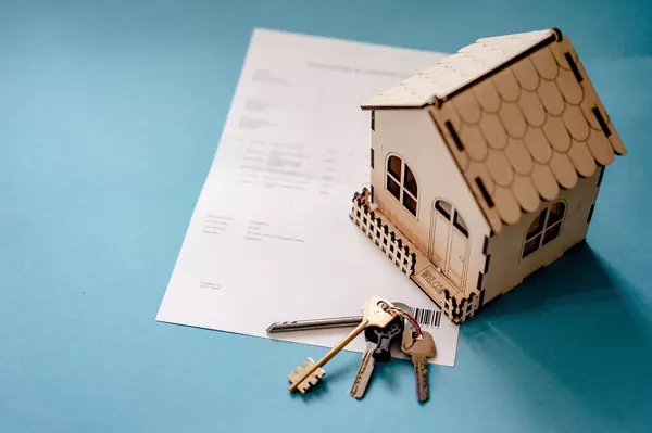 Navigating Real Estate Fears: Why Buying and Selling Now Still Makes Sense
