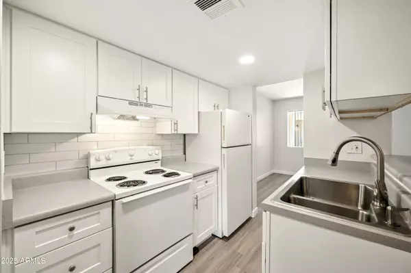 12123 W BELL Road #221, Surprise, AZ 85378