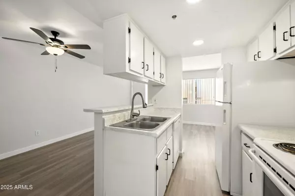 12123 W BELL Road #222, Surprise, AZ 85378