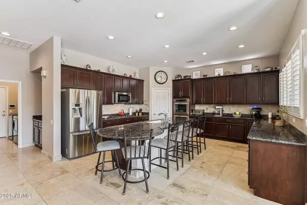 441 W DESERT FLOWER Lane, Phoenix, AZ 85045