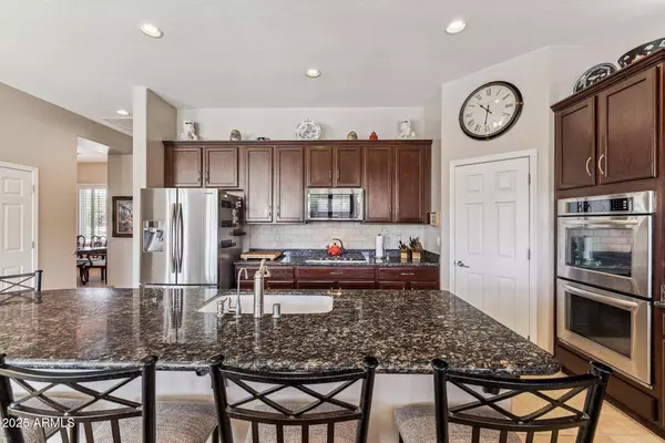 441 W DESERT FLOWER Lane, Phoenix, AZ 85045