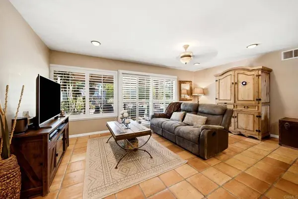 1663 Linda Sue LN, Encinitas, CA 92024