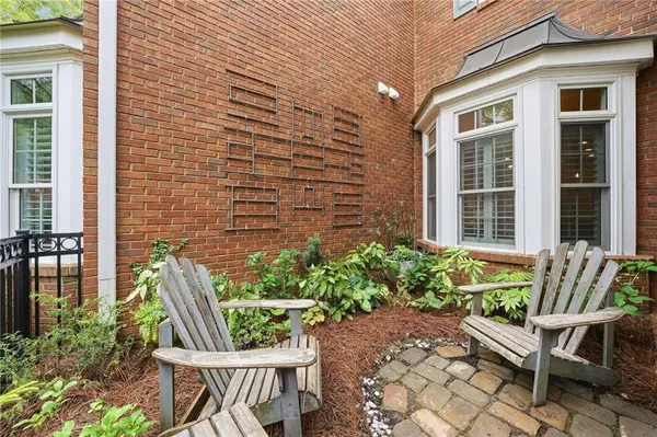 8420 Parker PL, Roswell, GA 30076