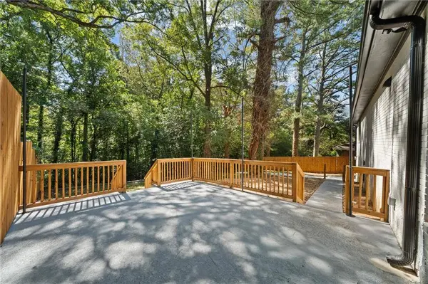 2702 Rollingwood LN SE, Atlanta, GA 30316