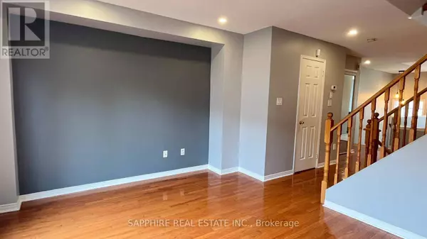 3255 Redpath Cir, Mississauga, ON L5N 8R3