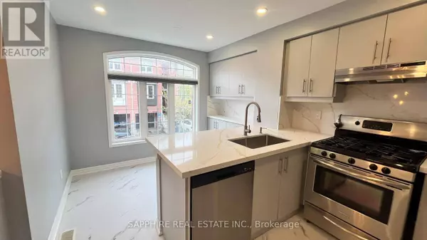 3255 Redpath Cir, Mississauga, ON L5N 8R3