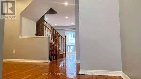 3255 Redpath Cir, Mississauga, ON L5N 8R3