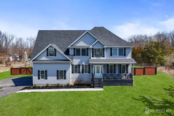 11 Davon LN, Hamburg, NJ 07419