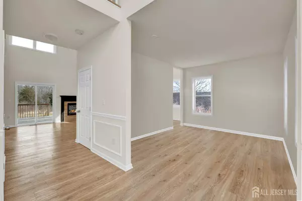 11 Davon LN, Hamburg, NJ 07419