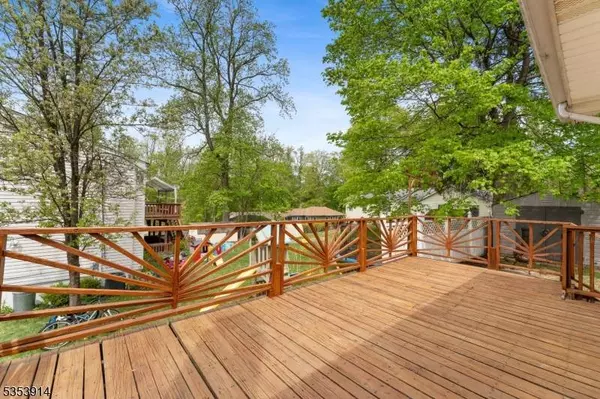 9 Hatakawanna Ter, Mount Olive Twp., NJ 07828
