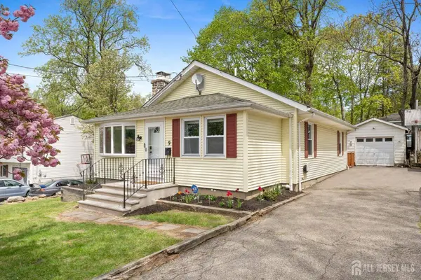9 Hatakawana TER, Mt. Olive, NJ 07828
