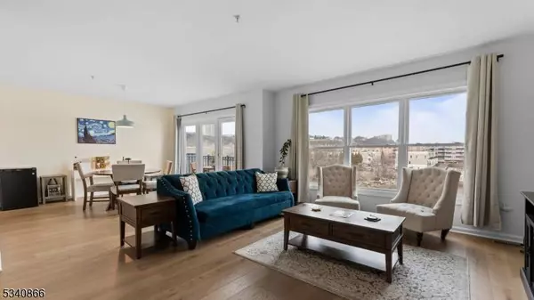 344 The Promenade #344, Edgewater Boro, NJ 07020