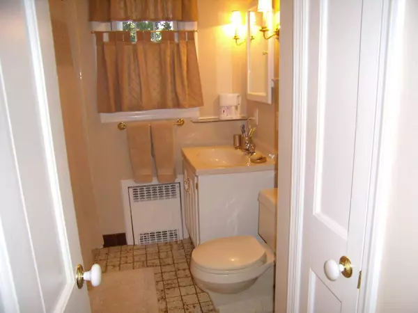 1 Rossi Dr, Clinton Twp., NJ 08809