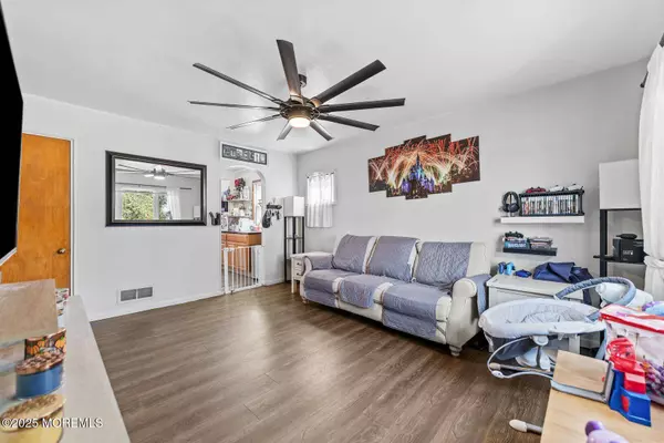 190 Jackson Avenue, Edison, NJ 08837