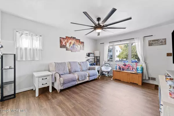 190 Jackson Avenue, Edison, NJ 08837