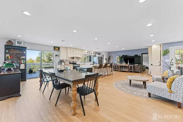 1 Rossi DR, Clinton Twp, NJ 08809