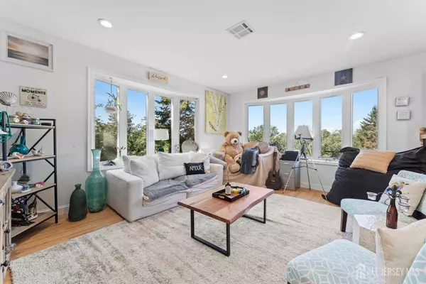 1 Rossi DR, Clinton Twp, NJ 08809