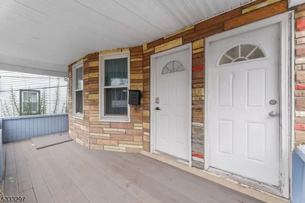 18 Lowden St, Elizabeth City, NJ 07208