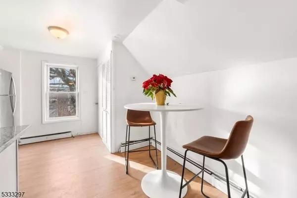 18 Lowden St, Elizabeth City, NJ 07208