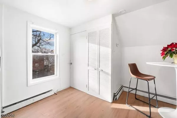 18 Lowden St, Elizabeth City, NJ 07208