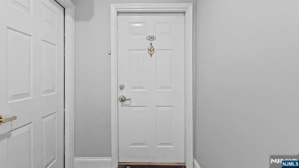 344 The Promenade #344, Edgewater, NJ 07020
