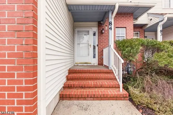84 Drew Ct, Manalapan Twp., NJ 07726