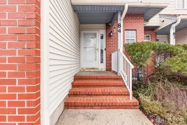 84 Drew CT, Manalapan, NJ 07726