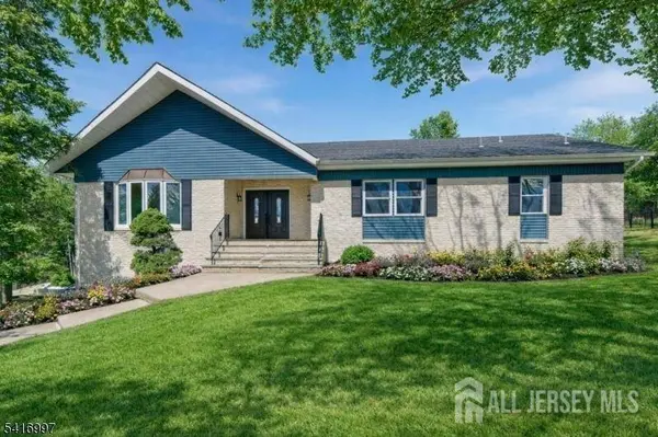 2 Rossi DR, Clinton Town, NJ 08809