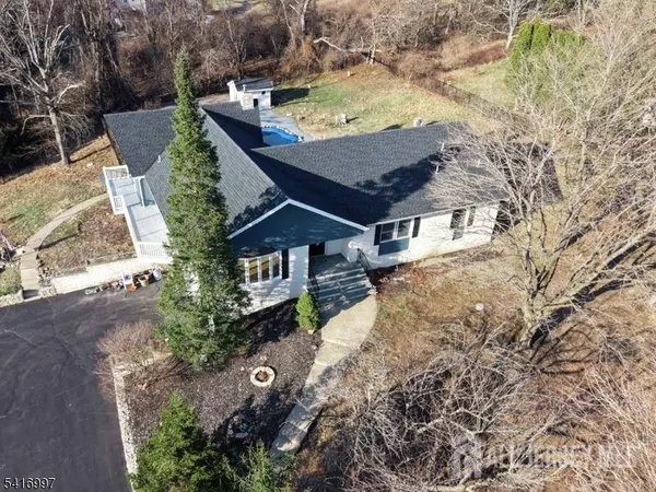 2 Rossi DR, Clinton Town, NJ 08809