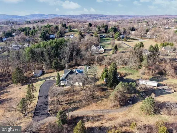 2 ROSSI DR, Clinton, NJ 08809