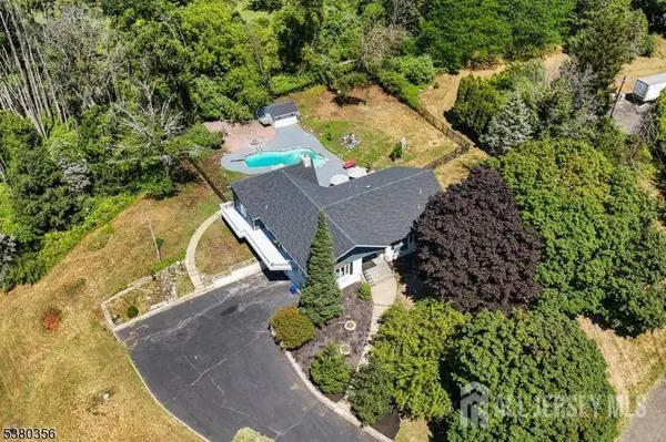 2 Rossi DR, Clinton Town, NJ 08809