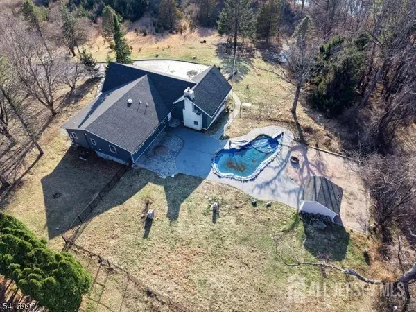 2 Rossi DR, Clinton Town, NJ 08809