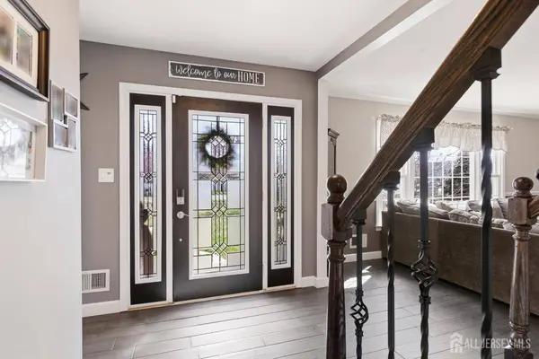 623 Lloyd RD, Aberdeen, NJ 07747