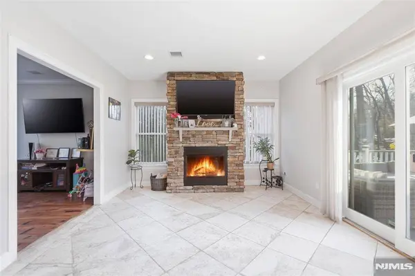 34 Tobyhanna TRL, Hopatcong, NJ 07843