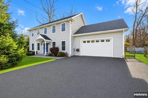 34 Tobyhanna TRL, Hopatcong, NJ 07843