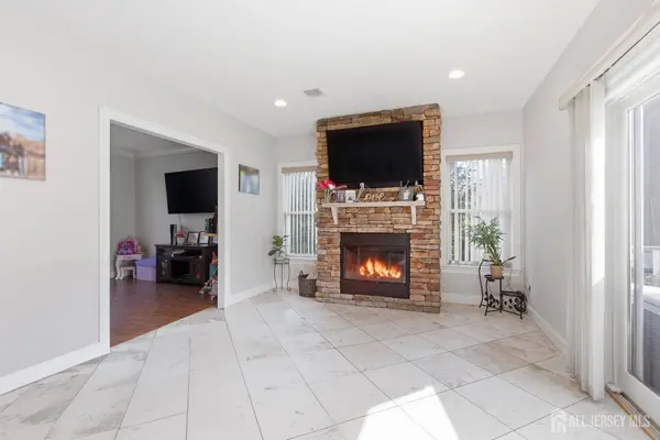 34 Tobyhanna TRL, Hopatcong, NJ 07843