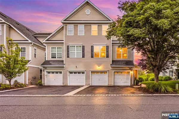 99 Swing Bridge LN, South Bound Brook, NJ 08880