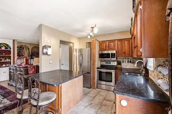 2 Scenic Dr, Green Twp., NJ 07821