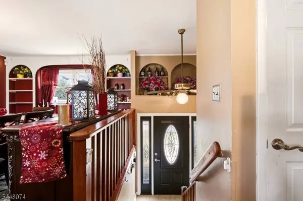 2 Scenic Dr, Green Twp., NJ 07821