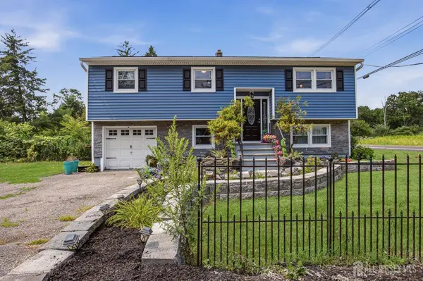 2 Scenic DR, Green Twp, NJ 07821