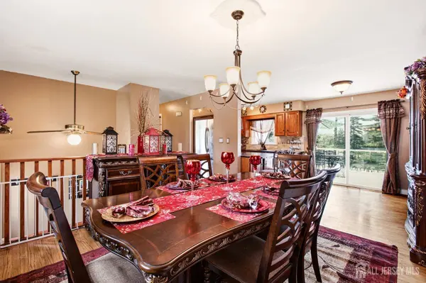 2 Scenic DR, Green Twp, NJ 07821