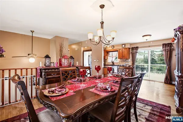 2 Scenic DR, Green, NJ 07821