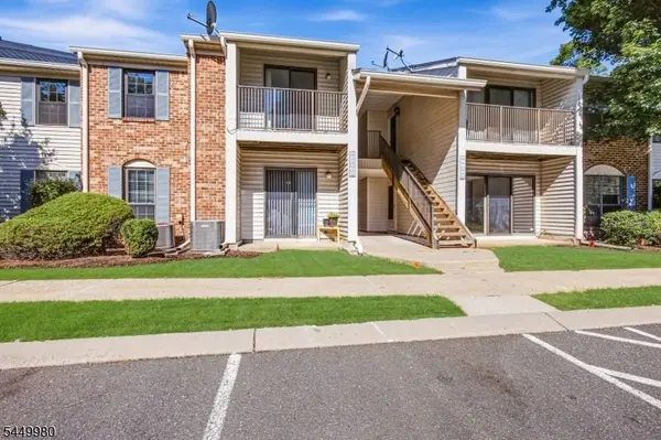 61 Taylor Dr, Franklin Twp., NJ 08823