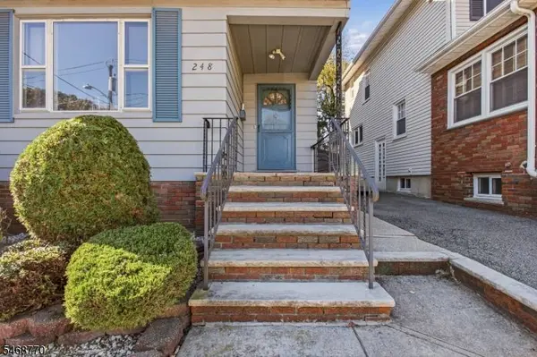 248 Tom Hunter Rd, Fort Lee Boro, NJ 07024