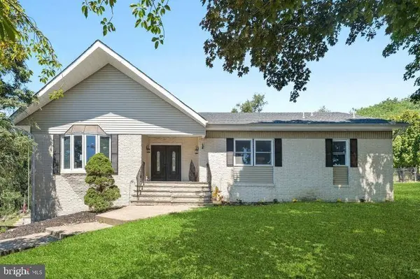 2 ROSSI DR, Clinton, NJ 08809