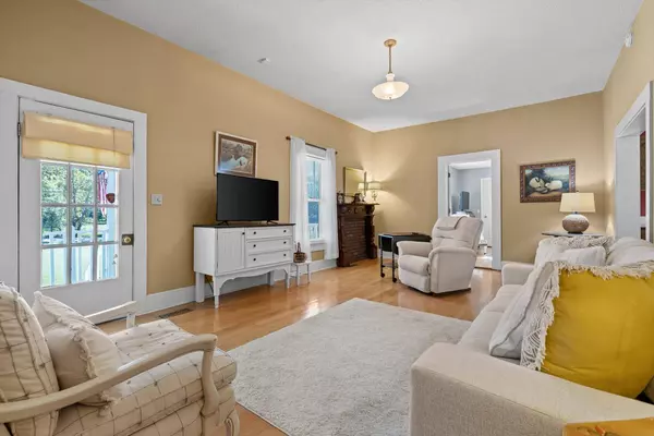 10527 Brainerd RD, Apison, TN 37302